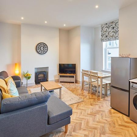 Host & Stay - 2 Maritime Apartments Скарбъро Екстериор снимка